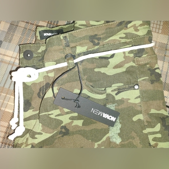 Fashion Nova Jeans - Picture 3 of 7